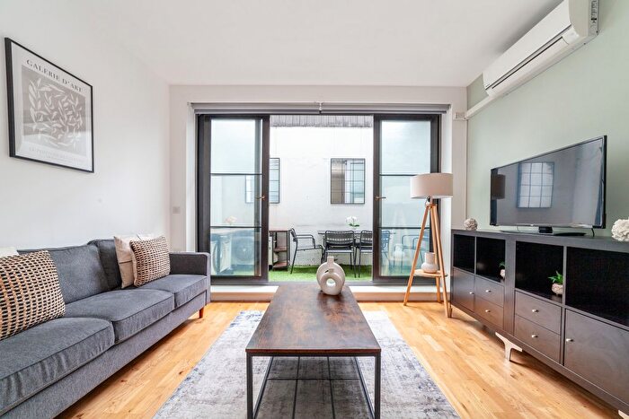 2 Bedroom Flat To Rent In London, NW5