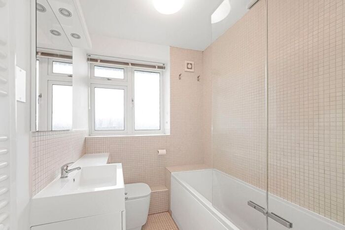1 Bedroom Flat To Rent In Westwood Hill, London, SE26