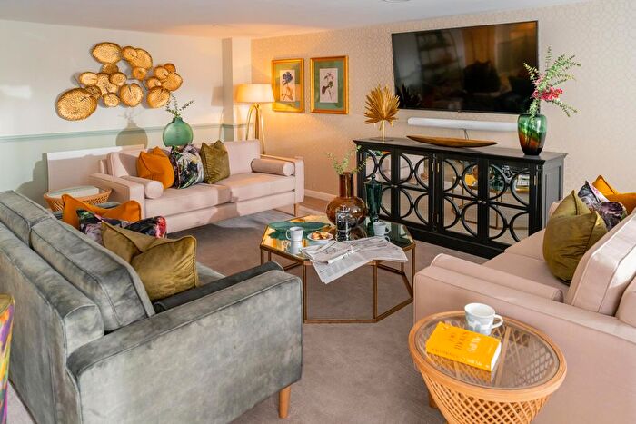 2 Bedroom Flat To Rent In Wetherby Road, Harrogate, HG2