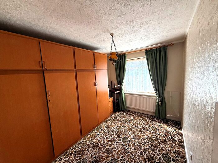 2 Bedroom Semi-Detached Bungalow For Sale In Glenfield Road, Ashford, TW15