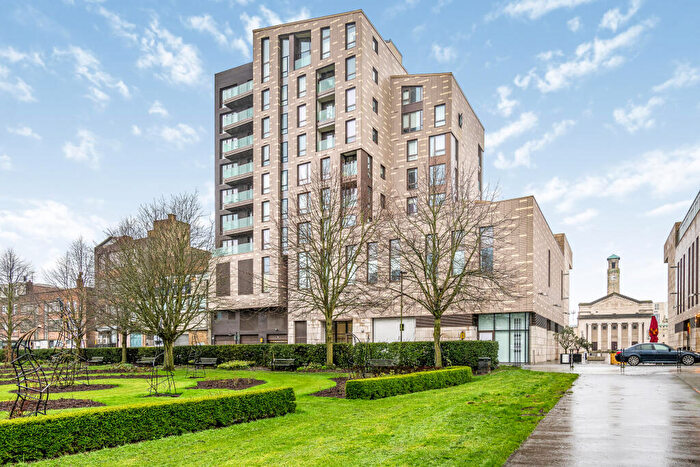 2 Bedroom Apartment To Rent In Guildhall Apartments, Park Walk, Southampton, SO14