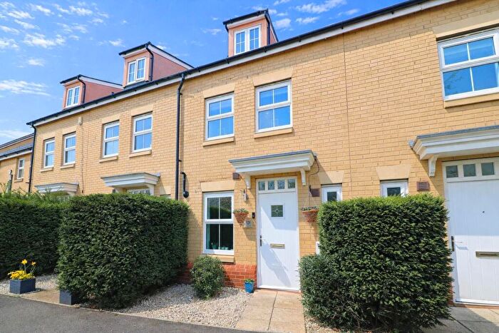 3 Bedroom Terraced House For Sale In Sneezum Walk, Witham, CM8