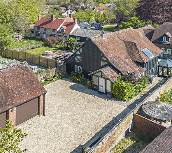 4 Bedroom Barn Conversion For Sale In Rumseys Barn, London Road, Blewbury, OX11