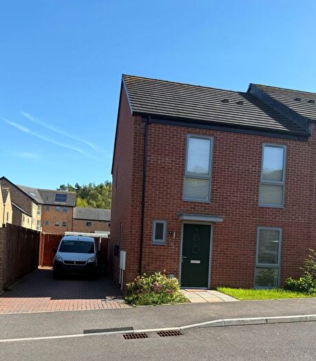 3 Bedroom Semi-Detached House To Rent In Wilmot Road, Telford, TF3