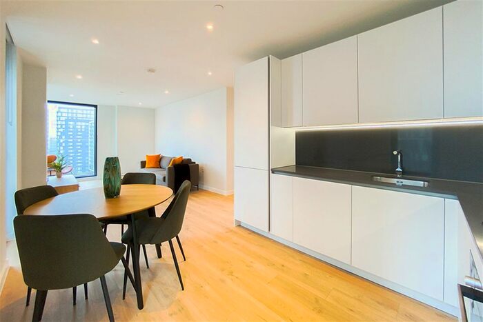 2 Bedroom Flat To Rent In The Gate, Meadowside, M4