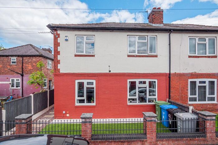 3 Bedroom Semi-Detached House For Sale In Kings Crescent, Manchester, M16