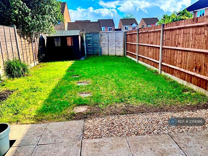 2 Bedroom End Of Terrace House To Rent In Renshaw Close, Luton, LU2