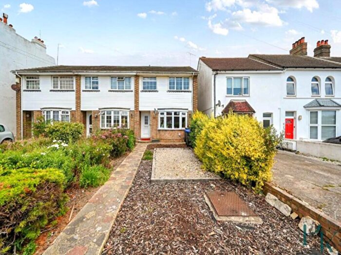 3 Bedroom House To Rent In Cross Road, Southwick, West Sussex, BN42