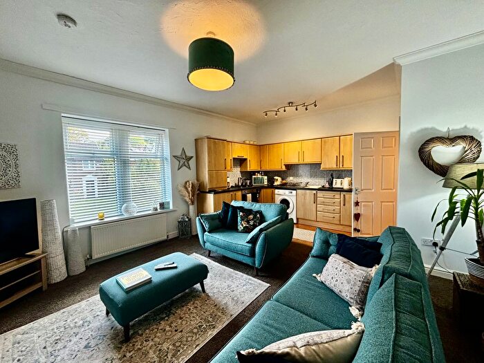 2 Bedroom Flat To Rent In Coal Clough Lane, Burnley, BB11