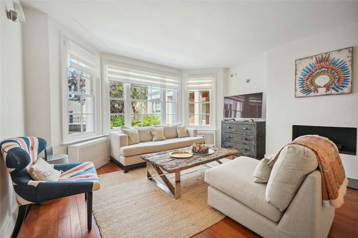 2 Bedroom Flat To Rent In Cobham Court, Chester Close, SW1X