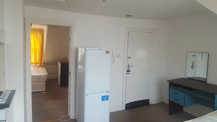 1 Bedroom Flat To Rent In Green Lanes, London, N4