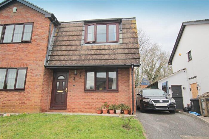 2 Bedroom Semi-Detached House To Rent In Riverside Close - Shirehampton, BS11