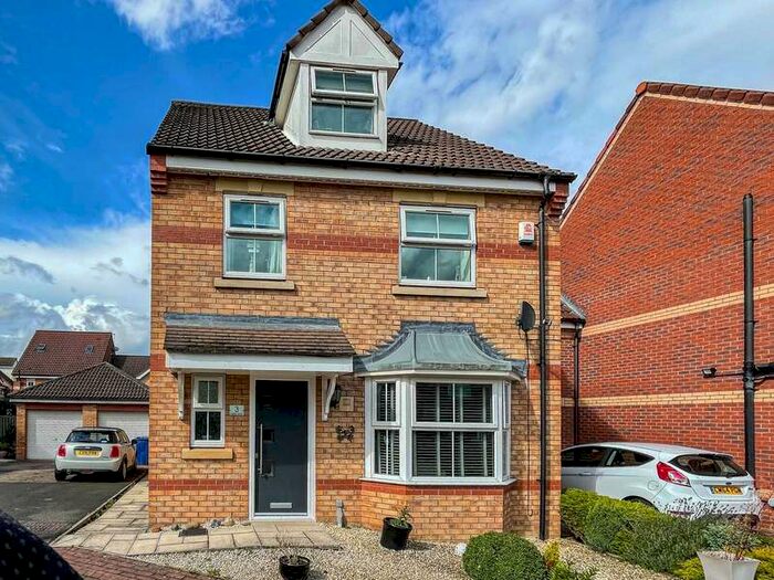 Houses for sale & to rent in DN9 3NJ, Elm Road, Finningley Doncaster