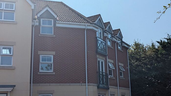 2 Bedroom Flat For Sale In Brunel Way, Yatton, BS49