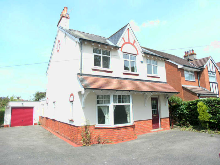 3 Bedroom Detached House To Rent In Green Lane, Newby, YO12