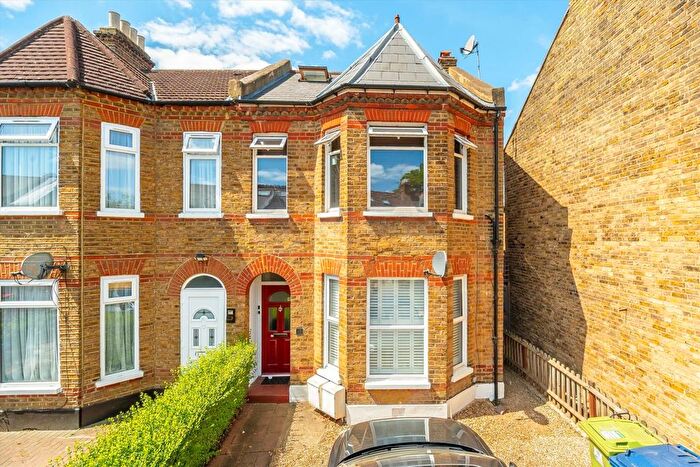 2 Bedroom Flat For Sale In Coldershaw Road, West Ealing, W13