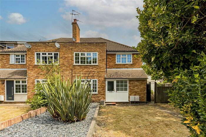 2 Bedroom Maisonette To Rent In Cambridge Road, Teddington, TW11