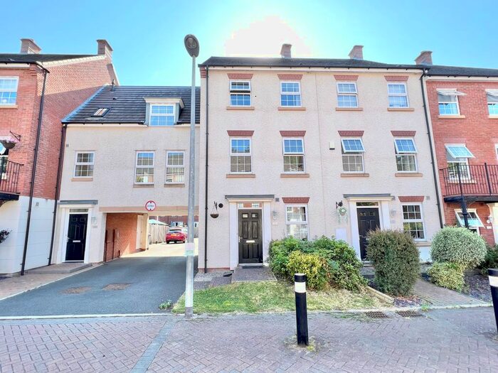 3 Bedroom Town House To Rent In The Dingle, Little Dawley, Telford, TF4