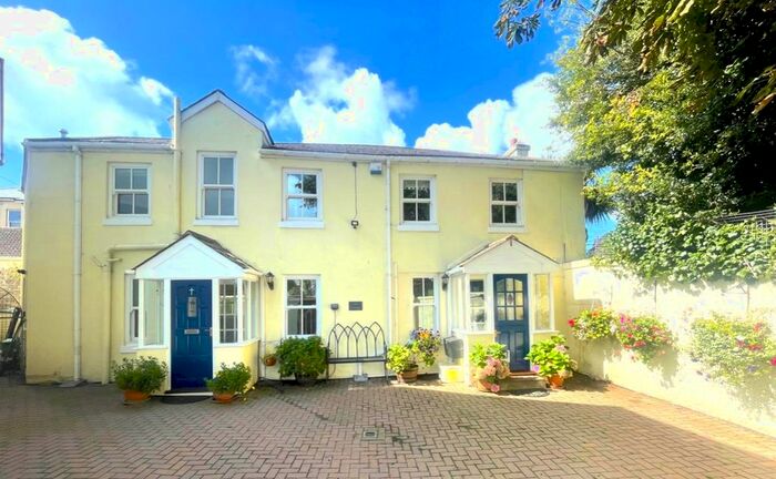 3 Bedroom Detached House To Rent In Cary Avenue, Torquay, TQ1