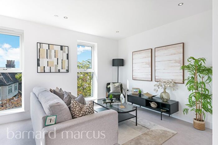 2 Bedroom Flat For Sale In Eldon Park, London, SE25