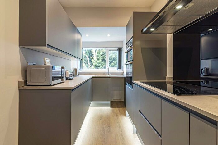 6 Bedroom House To Rent In Rolleston Drive, Nottingham, NG7