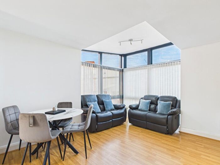 2 Bedroom Flat For Sale In Rickman Drive, Birmingham, B15