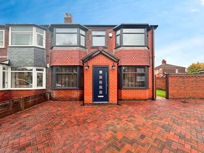 4 Bedroom Semi-Detached House To Rent In Briarfield Road, Heaton Chapel, Stockport, SK4