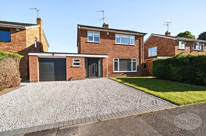 3 Bedroom Detached House For Sale In Birnam Close, Ripley, Woking, Surrey, GU23