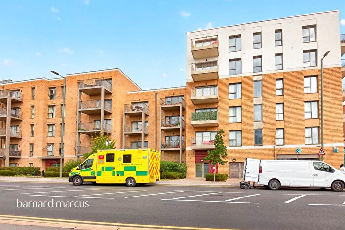 2 Bedroom Flat For Sale In Bittacy Hill, London, NW7