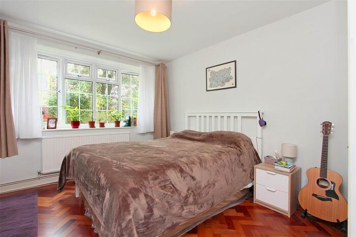 2 Bedroom Flat To Rent In West Hill, London, SW15