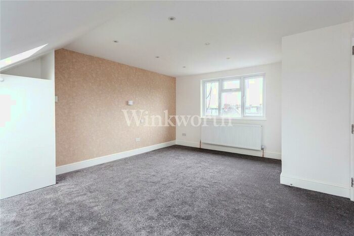 2 Bedroom Apartment To Rent In Cleveland Gardens, London, NW2