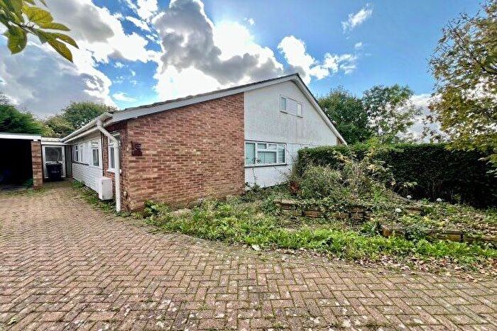4 Bedroom Bungalow To Rent In Brickfield Road, Bedford, MK41