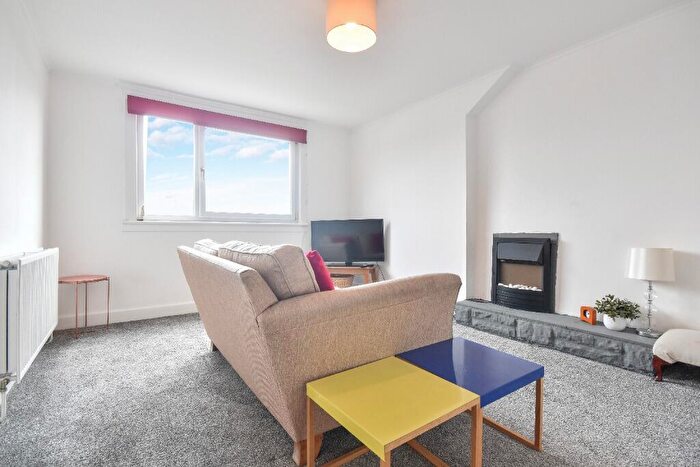 1 Bedroom Flat To Rent In Brougham Street, Inverclyde, Greenock, PA16