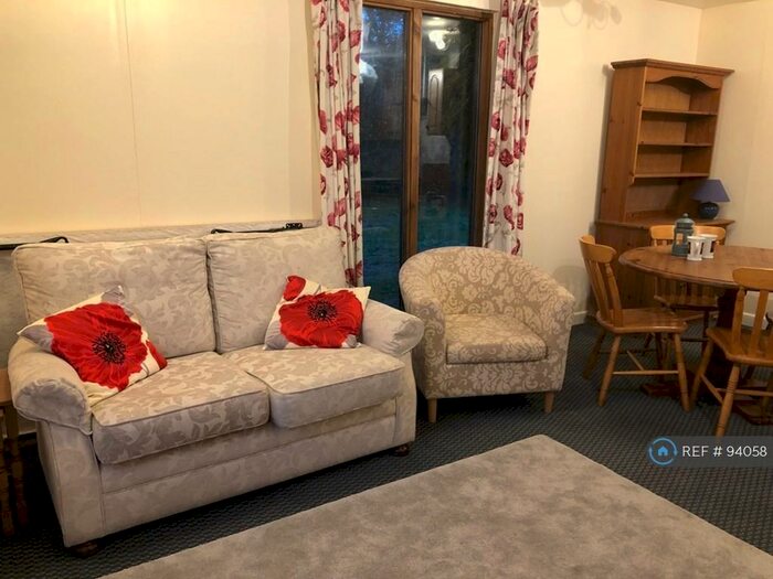 1 Bedroom Flat To Rent In Southcote Farm Lane, Reading, RG30