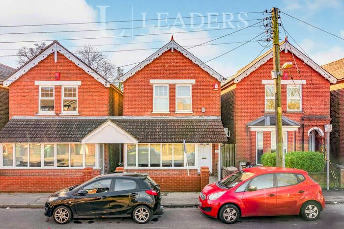 2 Bedroom Flat To Rent In East Park, Crawley, RH10