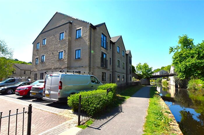 2 Bedroom Apartment For Sale In Beck Road, Sowerby Bridge, West Yorkshire, HX6