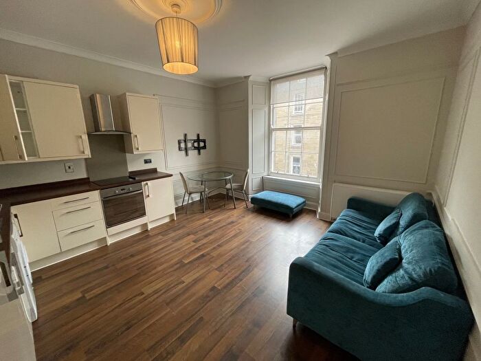 2 Bedroom Flat To Rent In Union Street, Dundee, DD1