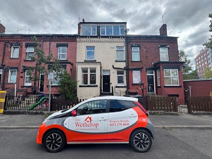 3 Bedroom Terraced House To Rent In Bexley Place, Leeds, LS8