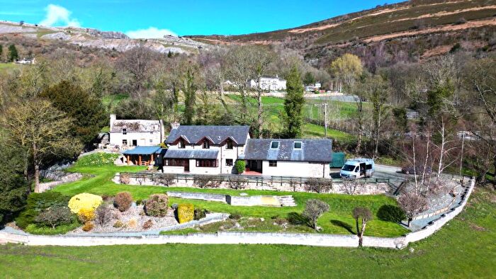 3 Bedroom Detached House For Sale In Sun Bank, Llangollen, LL20