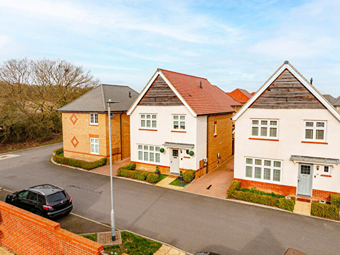 3 Bedroom Detached House For Sale In Dixon Mews, Langdon Hills, SS16
