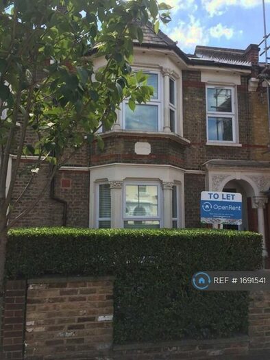 2 Bedroom Flat To Rent In Walthamstow, London, E17