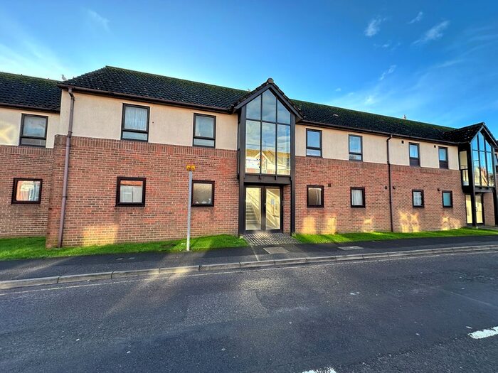 1 Bedroom Flat For Sale In Walrow Road, Highbridge, TA9