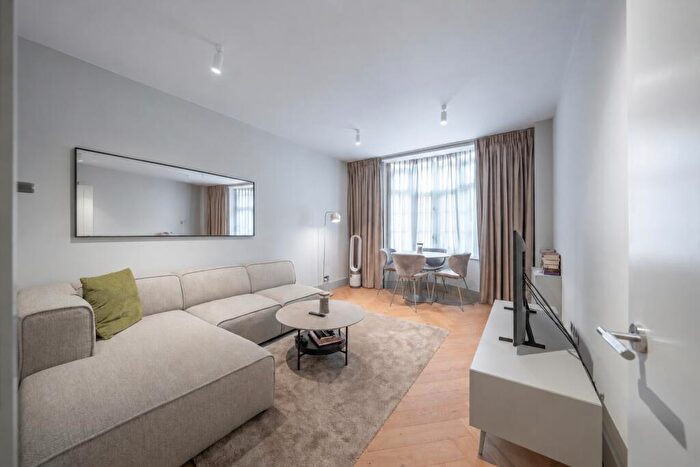 1 Bedroom Apartment For Sale In Grove End Gardens, Grove End Road, London, NW8