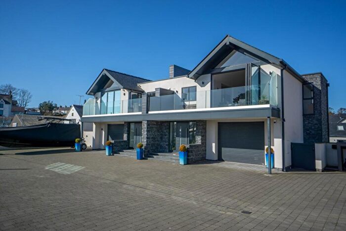 5 Bedroom Semi-Detached House For Sale In Abersoch, Pwllheli, LL53