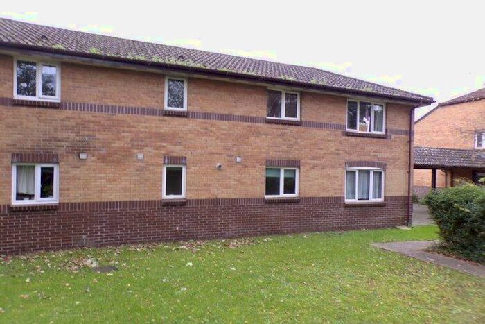 1 Bedroom Flat To Rent In Euston Grove, Ringwood, BH24