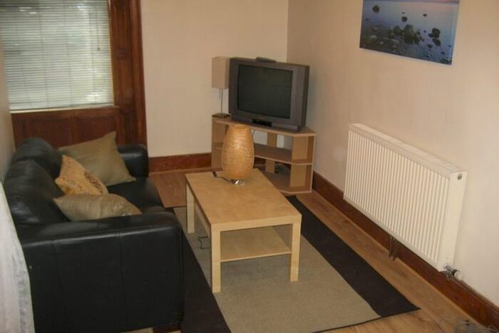1 Bedroom Flat To Rent In Savile Park Road, Halifax, HX1