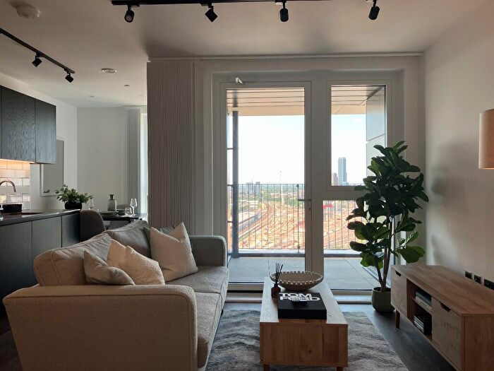 Flat To Rent In Flat, Mitre Yard, - Scrubs Lane, London, NW10