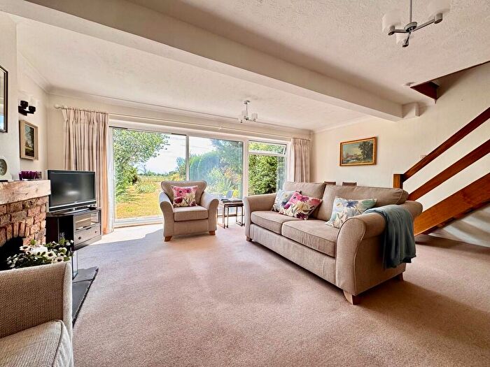 3 Bedroom Link Detached House For Sale In The Street, Latchingdon, CM3