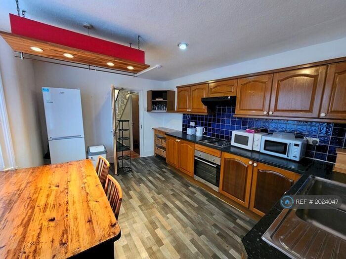 3 Bedroom Semi-Detached House To Rent In Lordship Lane, London, N22