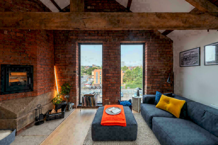 3 Bedroom Town House To Rent In Milton Street, Sheffield, S3